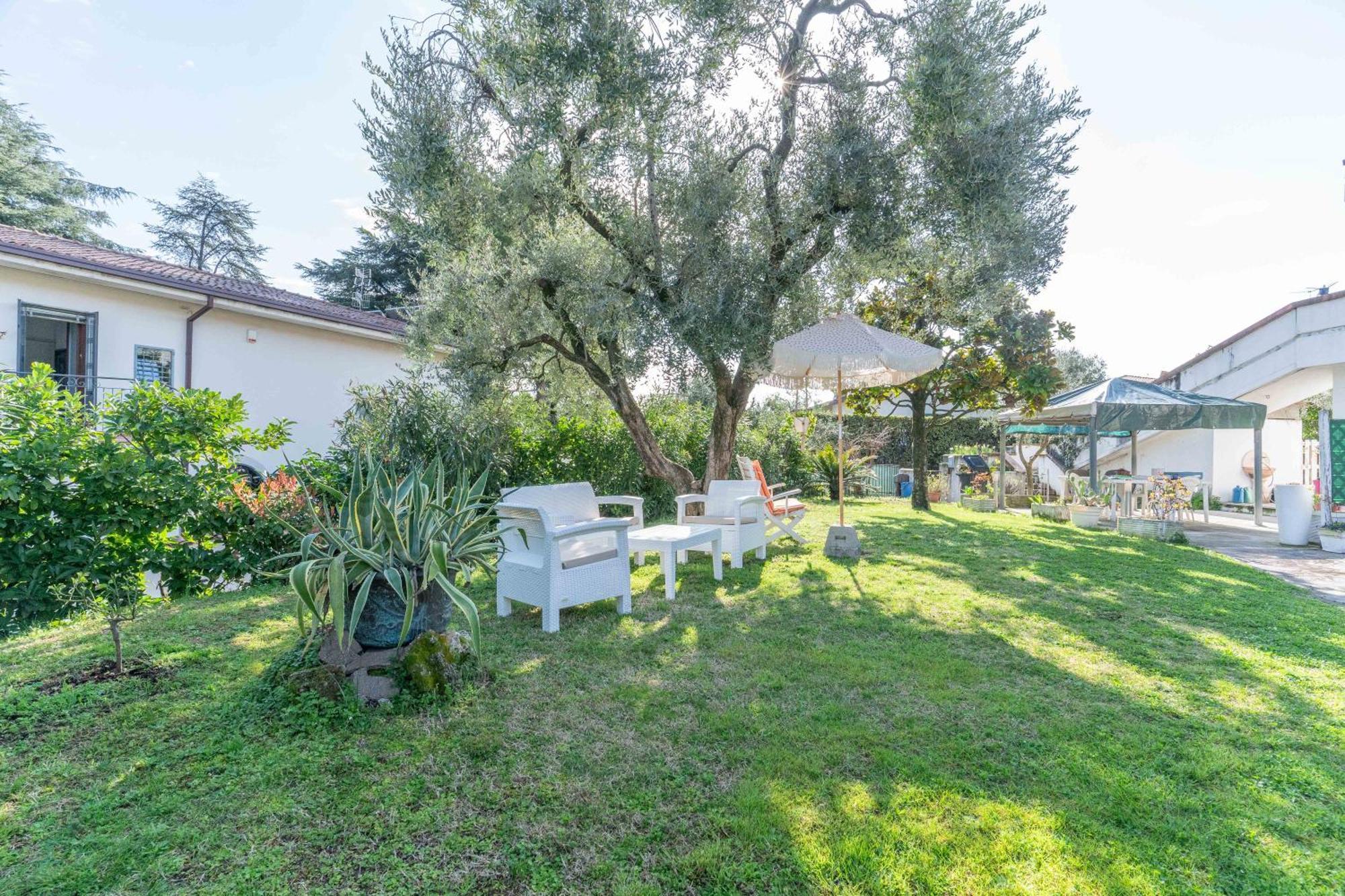 Ferienwohnung Ampia Dimora A Salo Con Parcheggio E Giardino Exterior foto