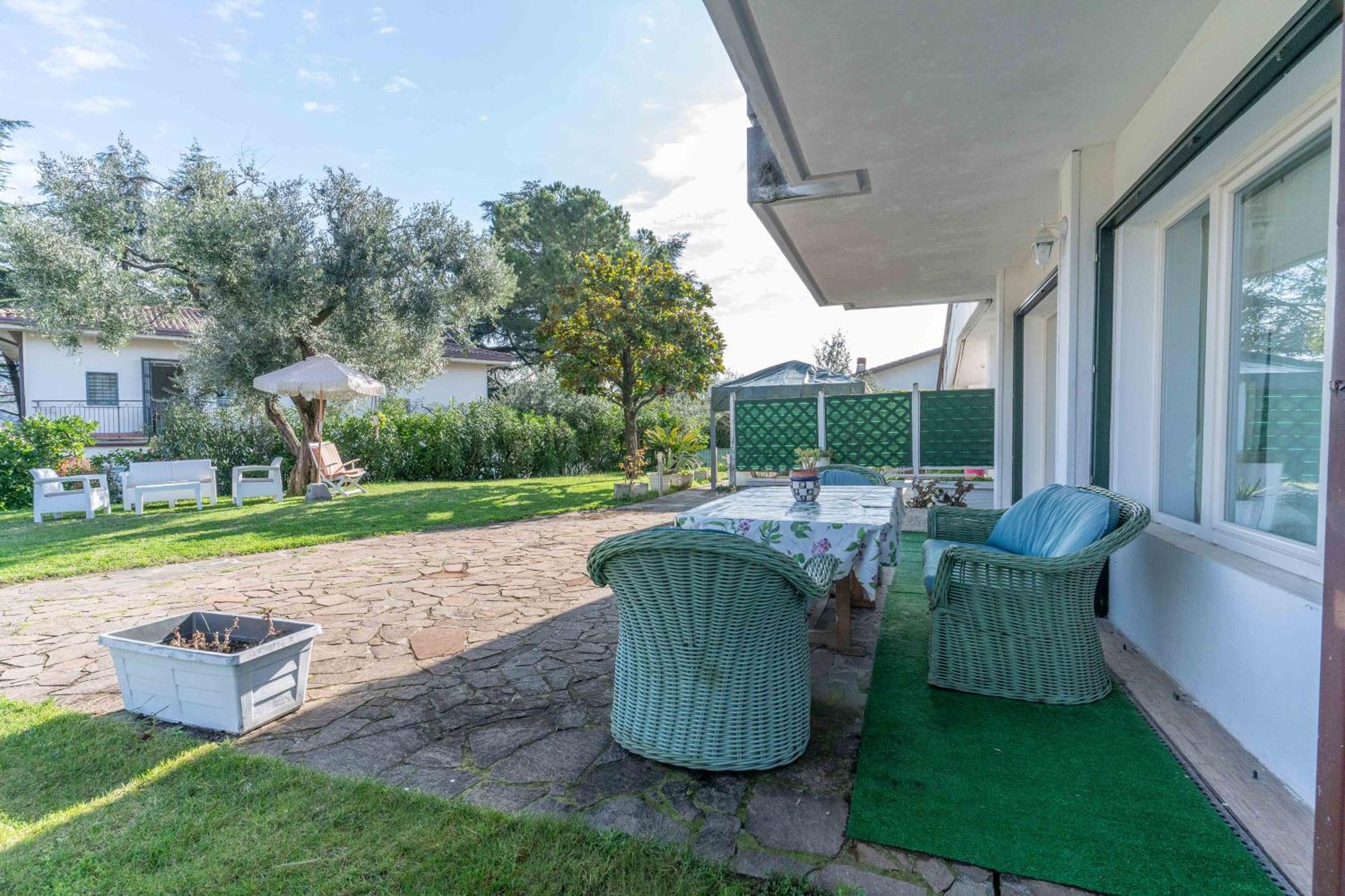 Ferienwohnung Ampia Dimora A Salo Con Parcheggio E Giardino Exterior foto